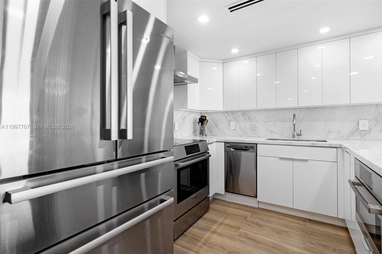 5701 Collins Ave 1707 photo 6