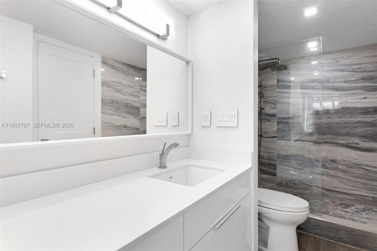 5701 Collins Ave 1707 photo 14