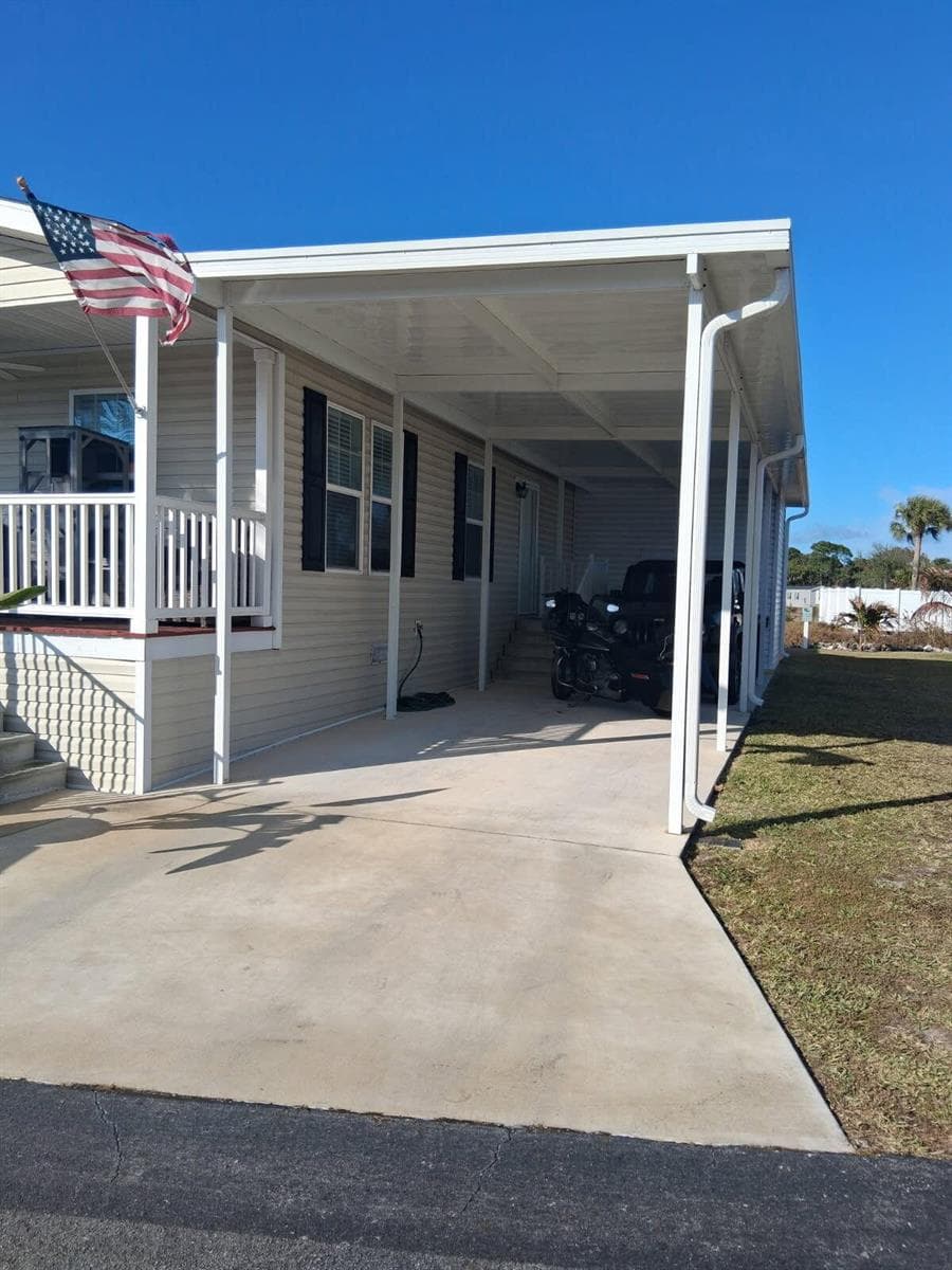 356 Mockingbird Avenue photo 2
