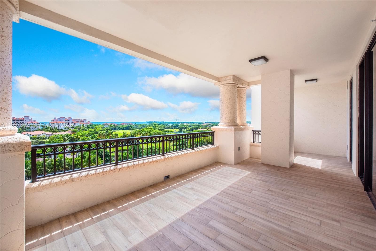 6882 Fisher Island Dr 6882 photo 10