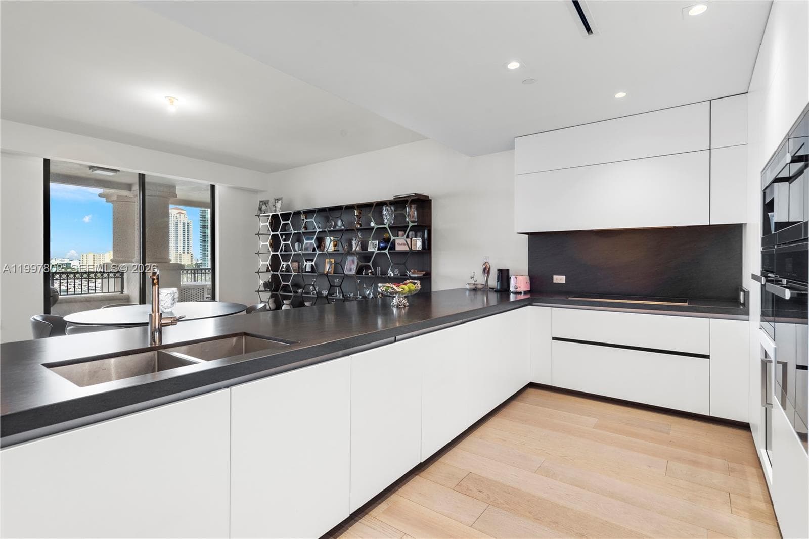 6882 Fisher Island Dr 6882 photo 4