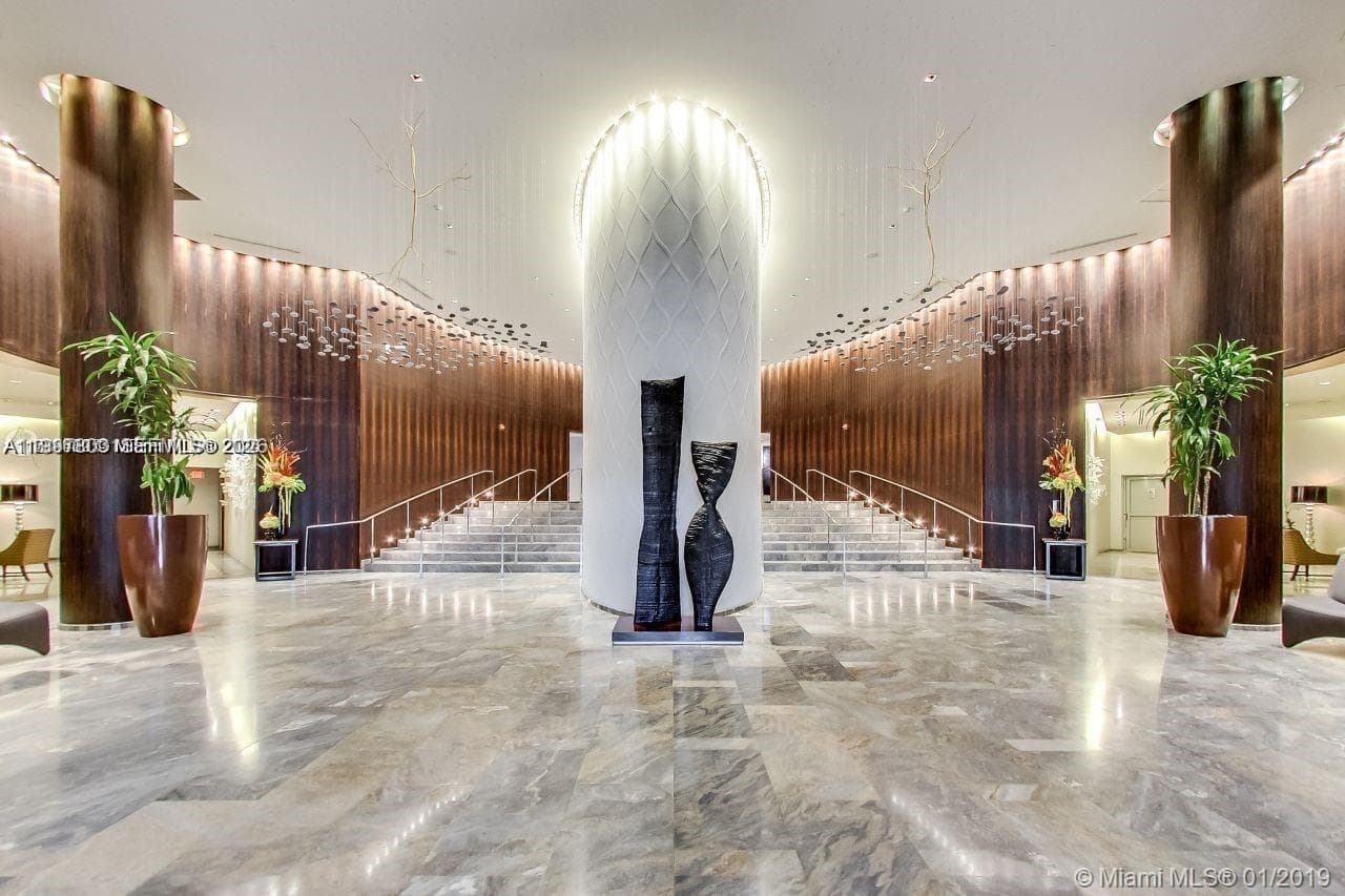 17201 Collins Ave 2005 photo 25