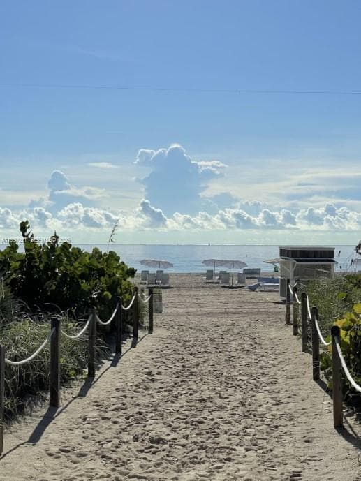 335 Ocean Dr 214 photo 2