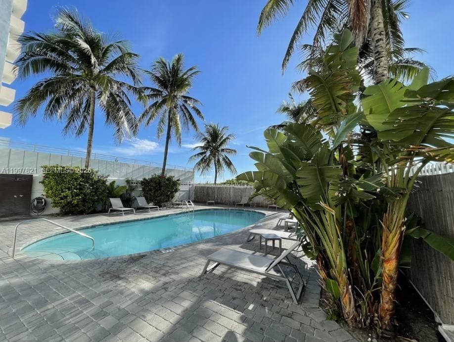 335 Ocean Dr 214 photo 9