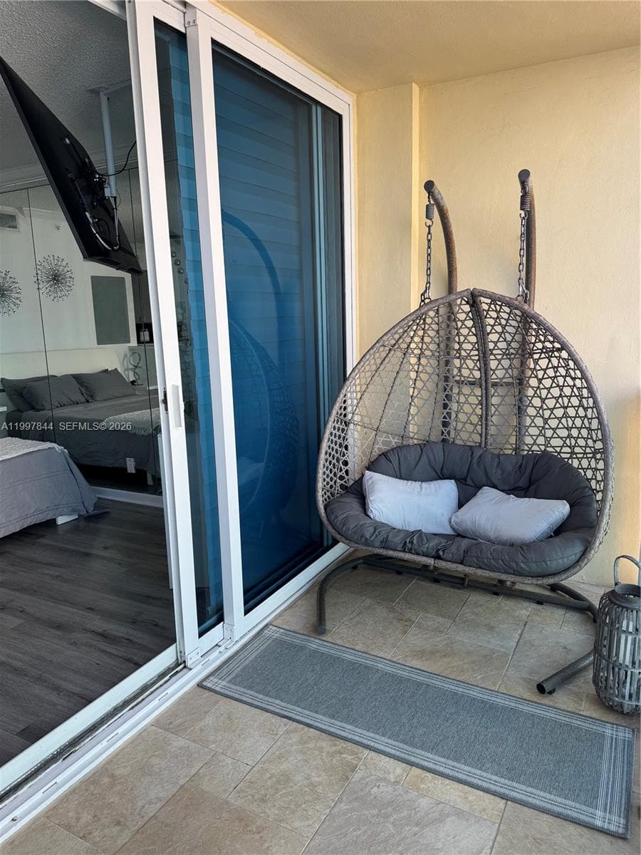 2501 Ocean Dr 1105 photo 19