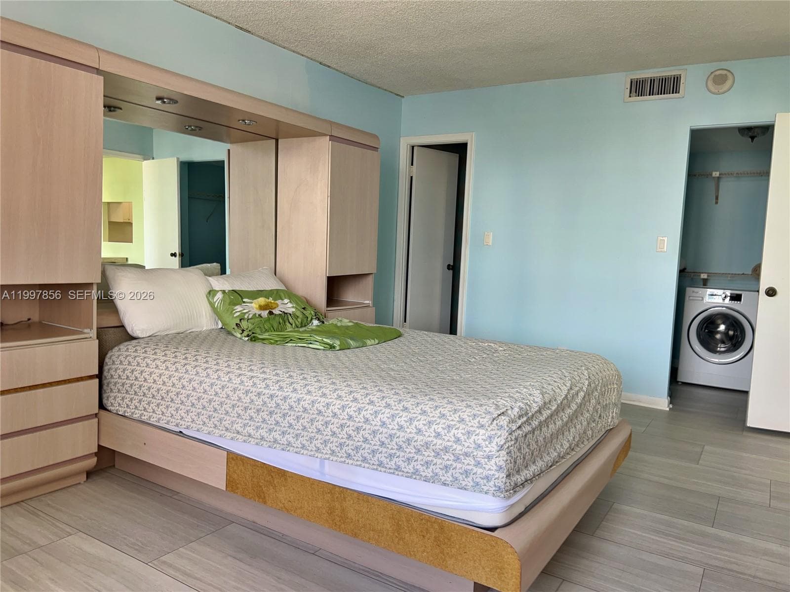 1801 Ocean Dr 934 photo 5