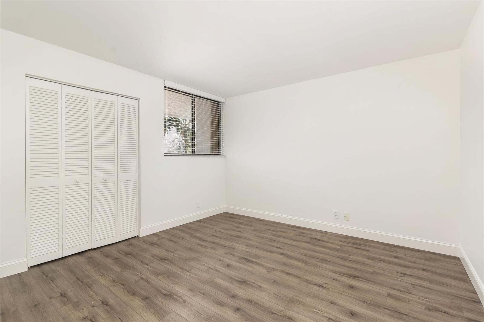 3701 S Flagler Drive B303 photo 12