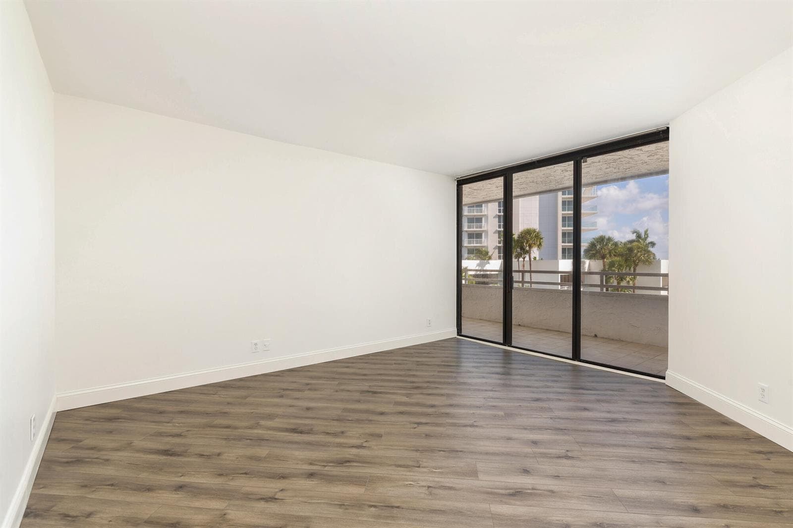 3701 S Flagler Drive B303 photo 10