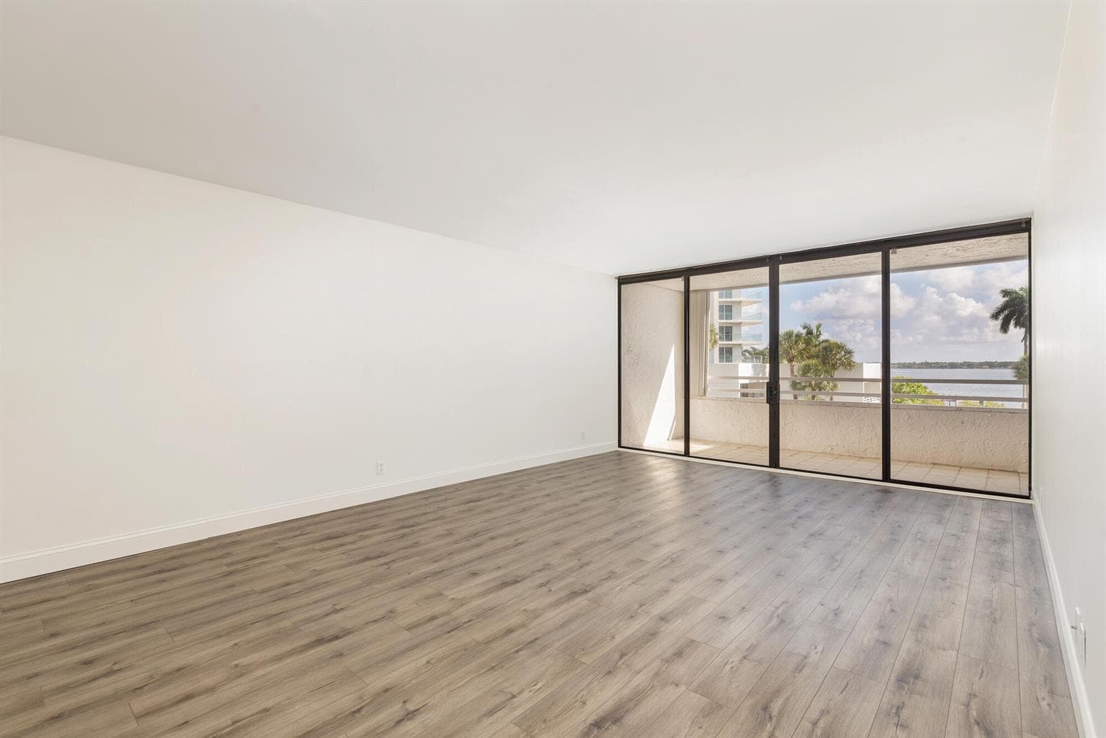 3701 S Flagler Drive B303 photo 4