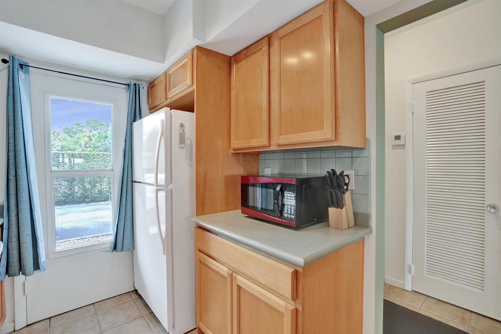 900 SW 12th Street 100 photo 5