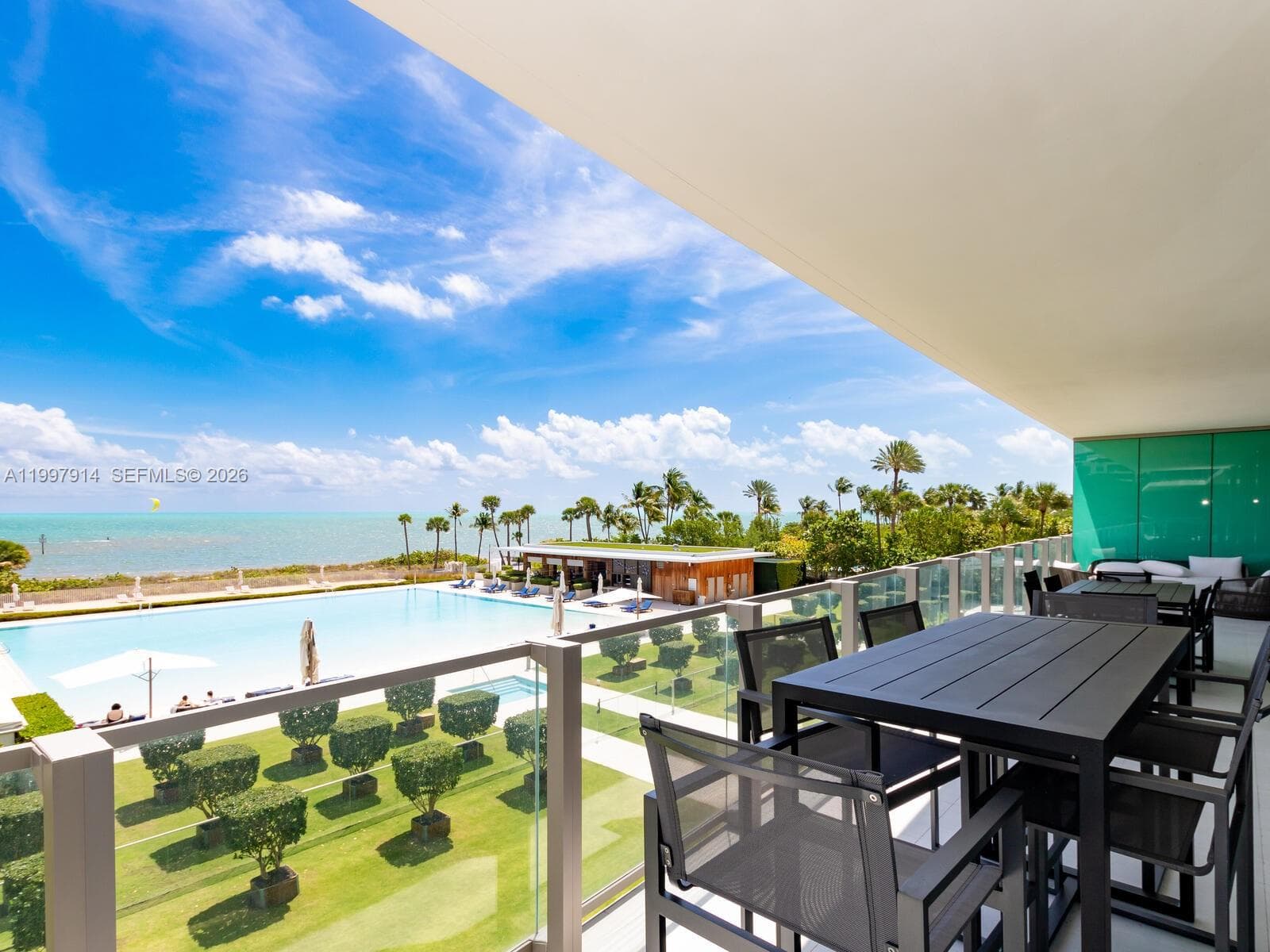 360 Ocean Dr 304S photo 1