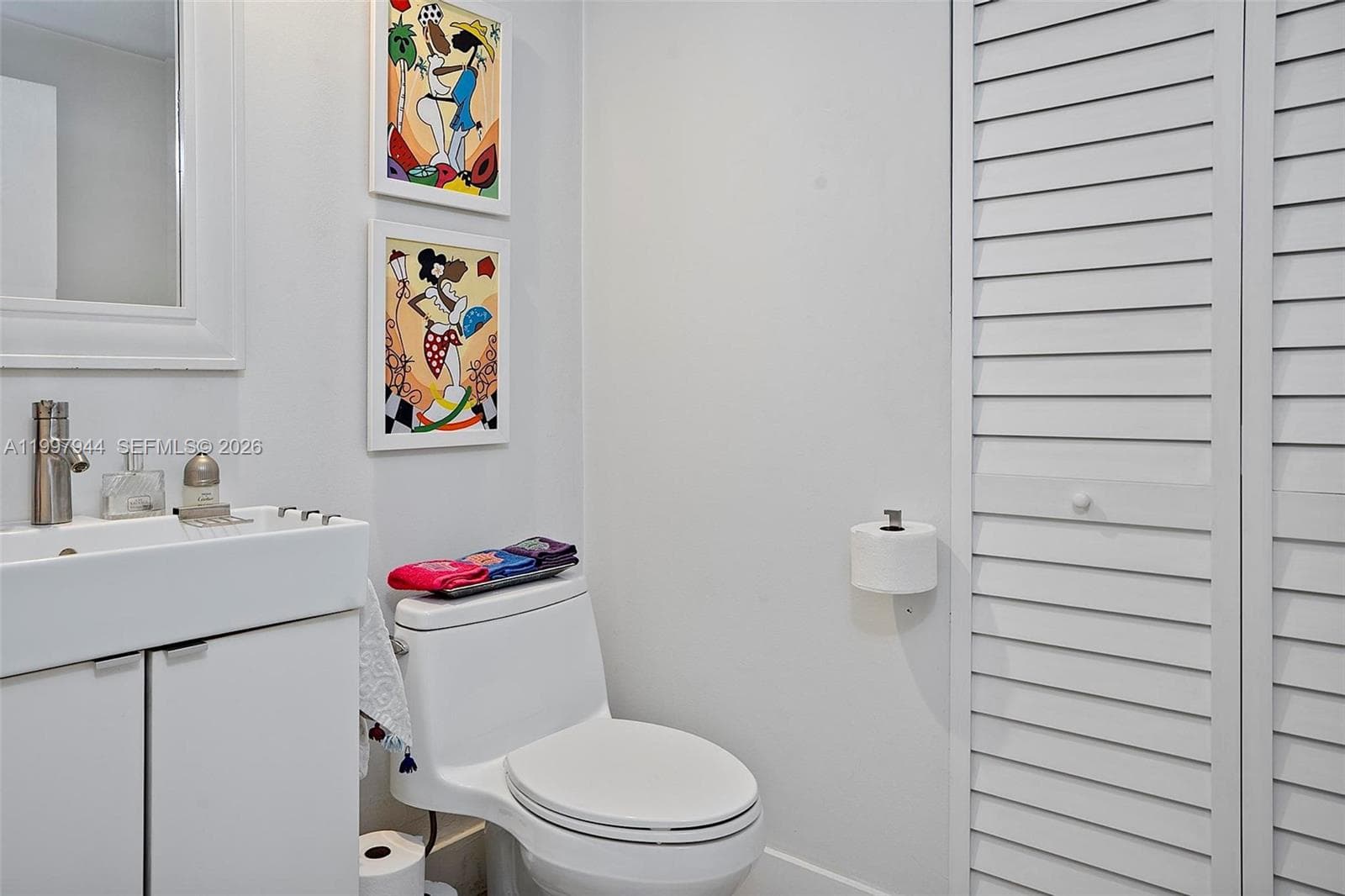 1 Century Ln 303 photo 17