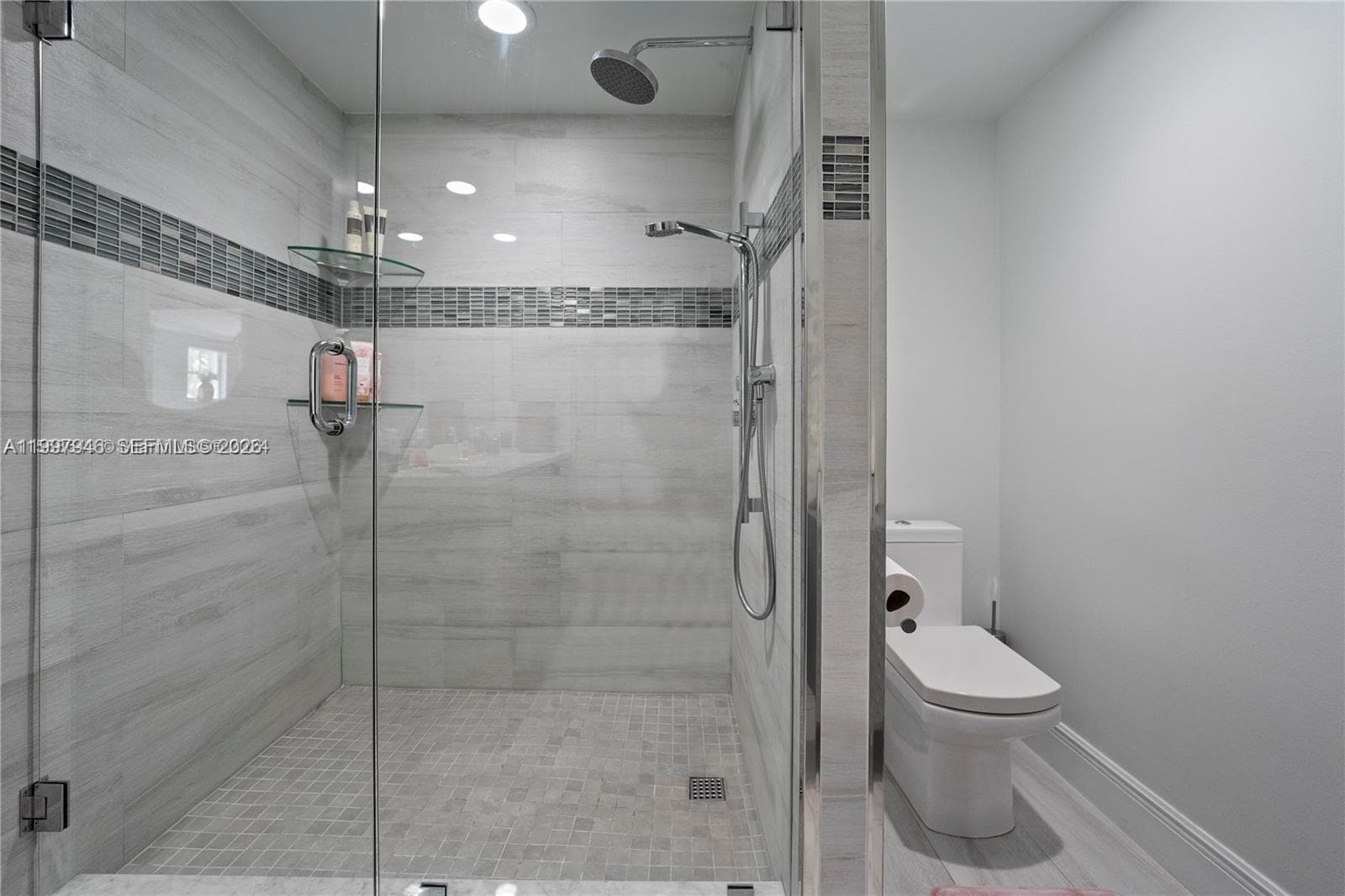 3155 184th St 8302 photo 17