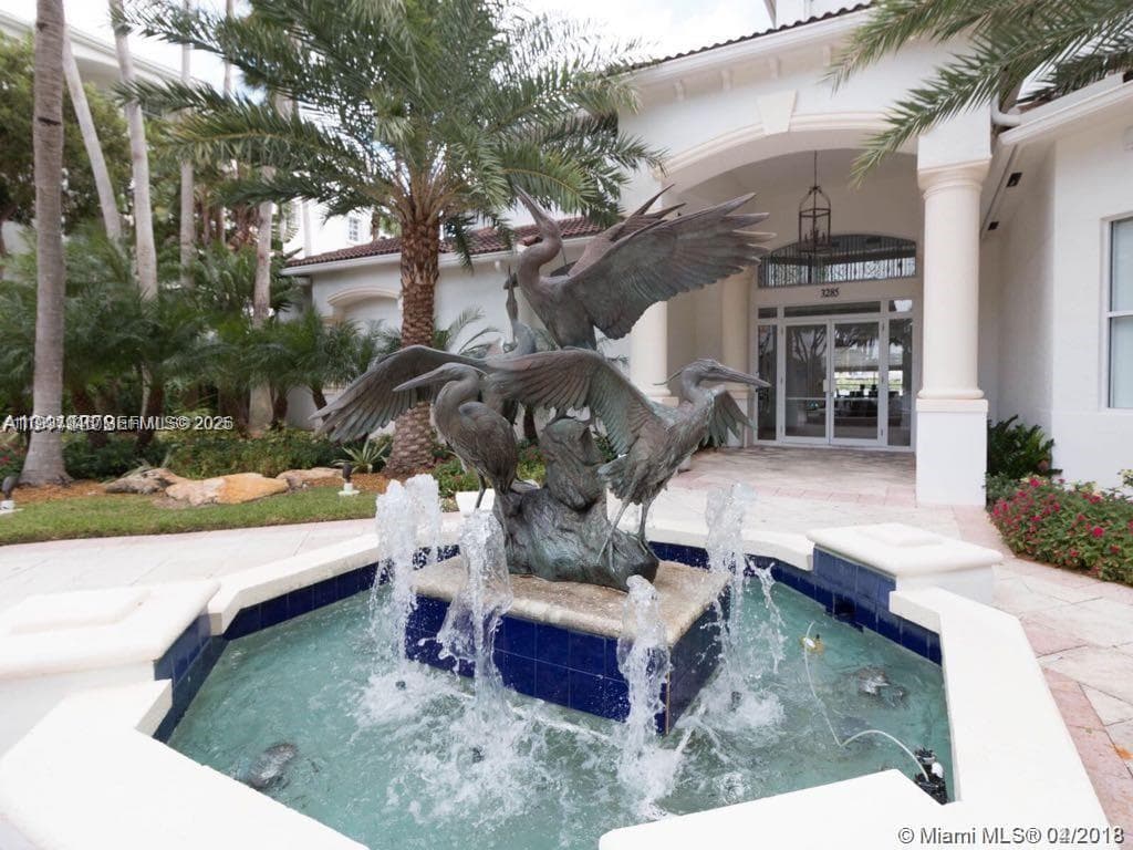 3155 184th St 8302 photo 24