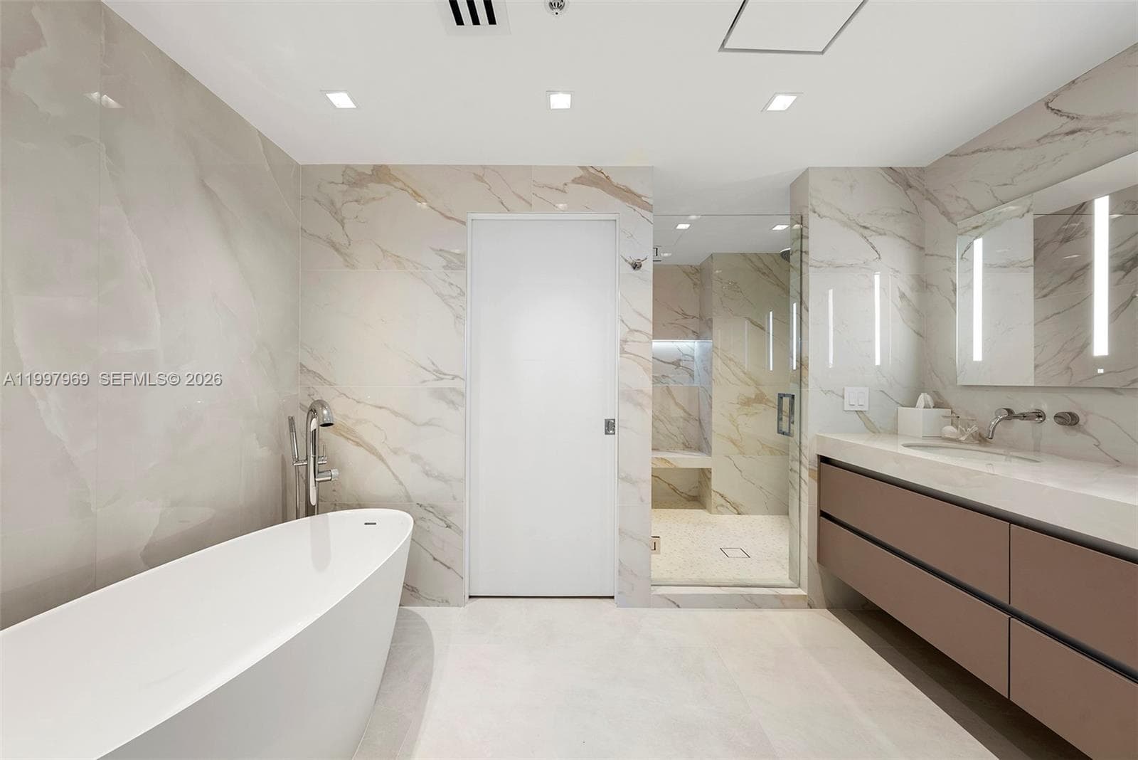 6899 Collins Ave 1908 photo 6