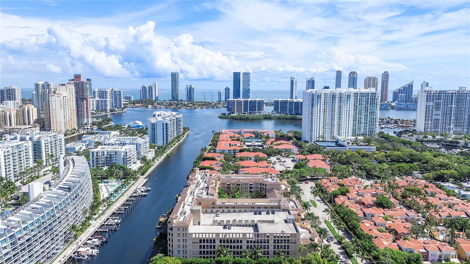 3001 185th St 411 photo 2