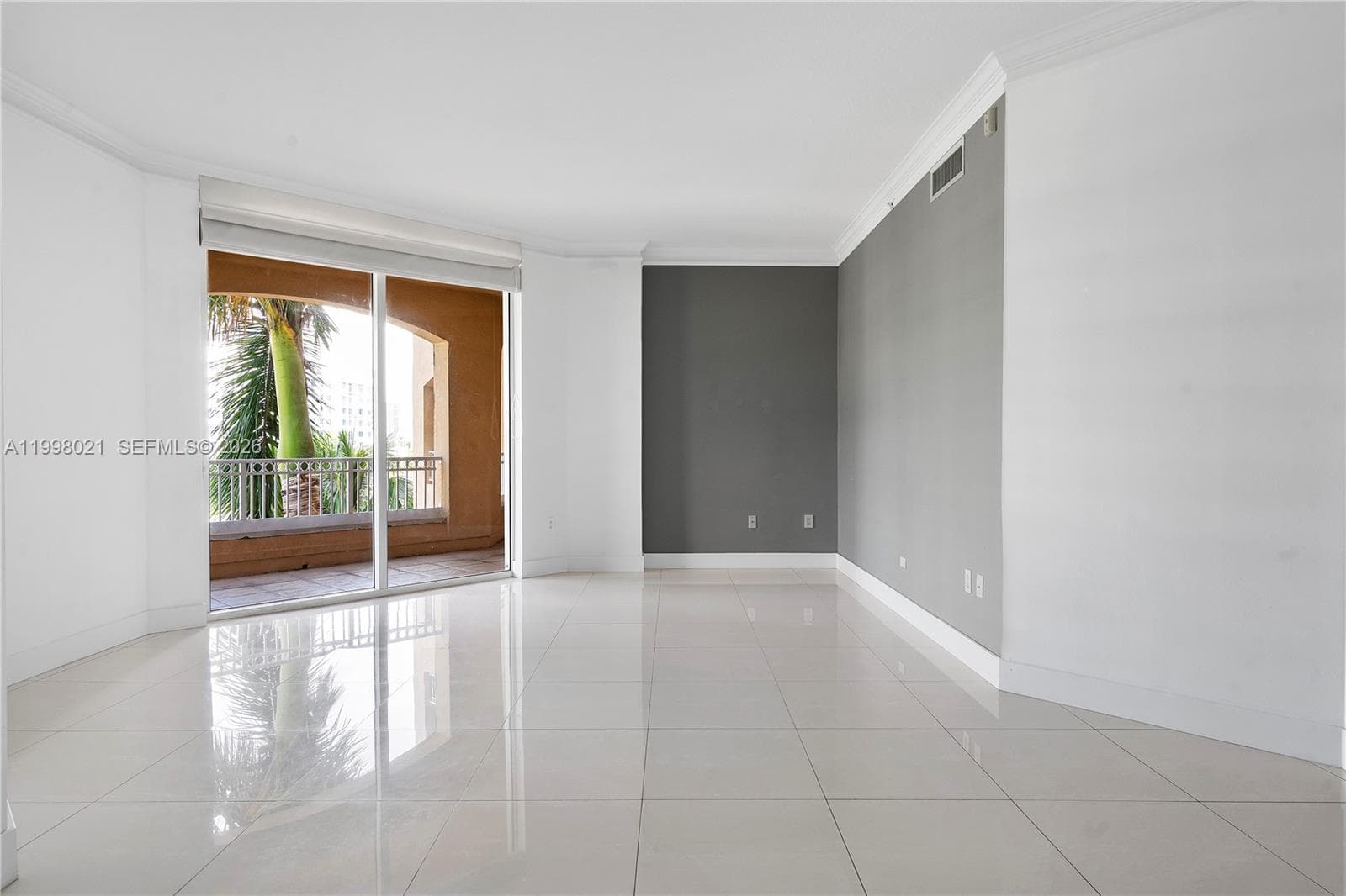 3001 185th St 411 photo 6