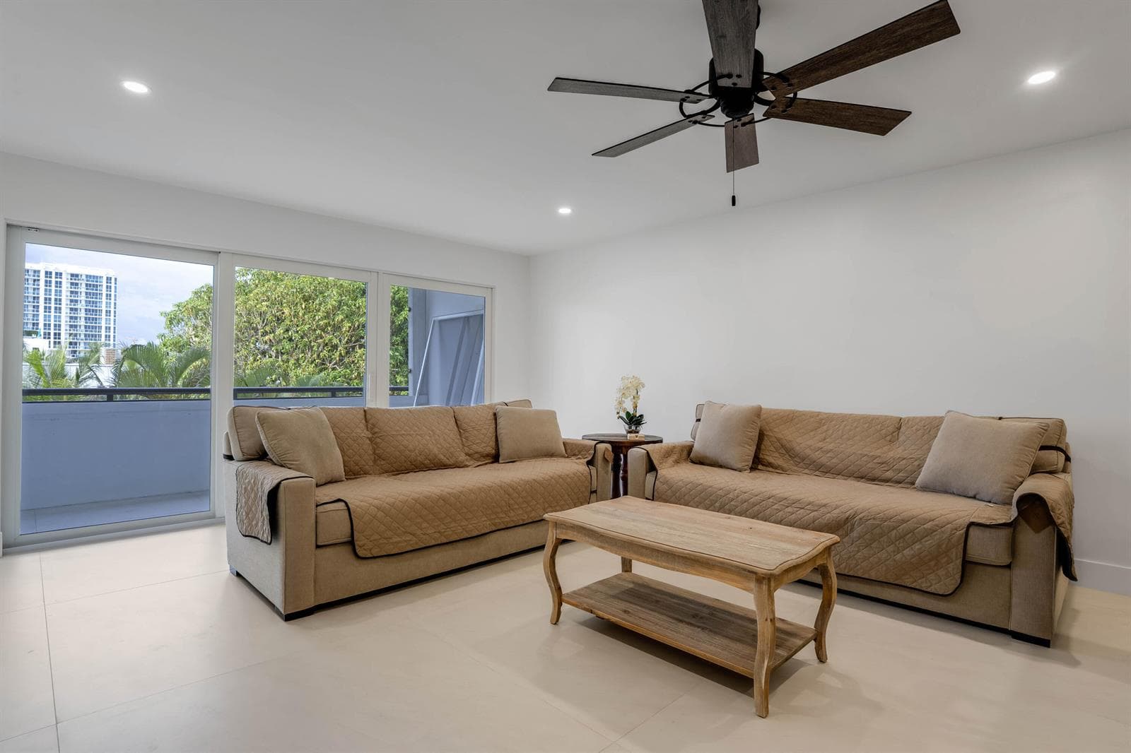 401 Briny Avenue 315 photo 4