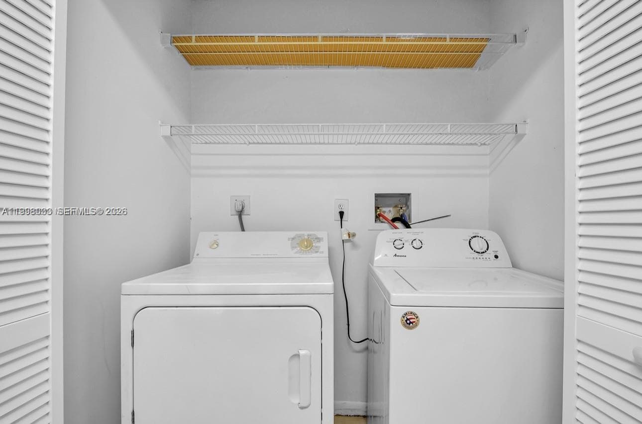 3453 44th St 104 photo 6