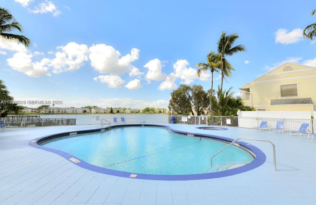 3453 44th St 104 photo 12