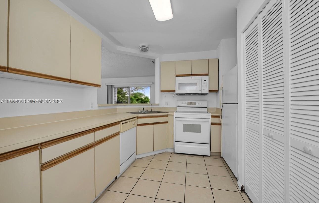 3453 NW 44th St 104 photo 5