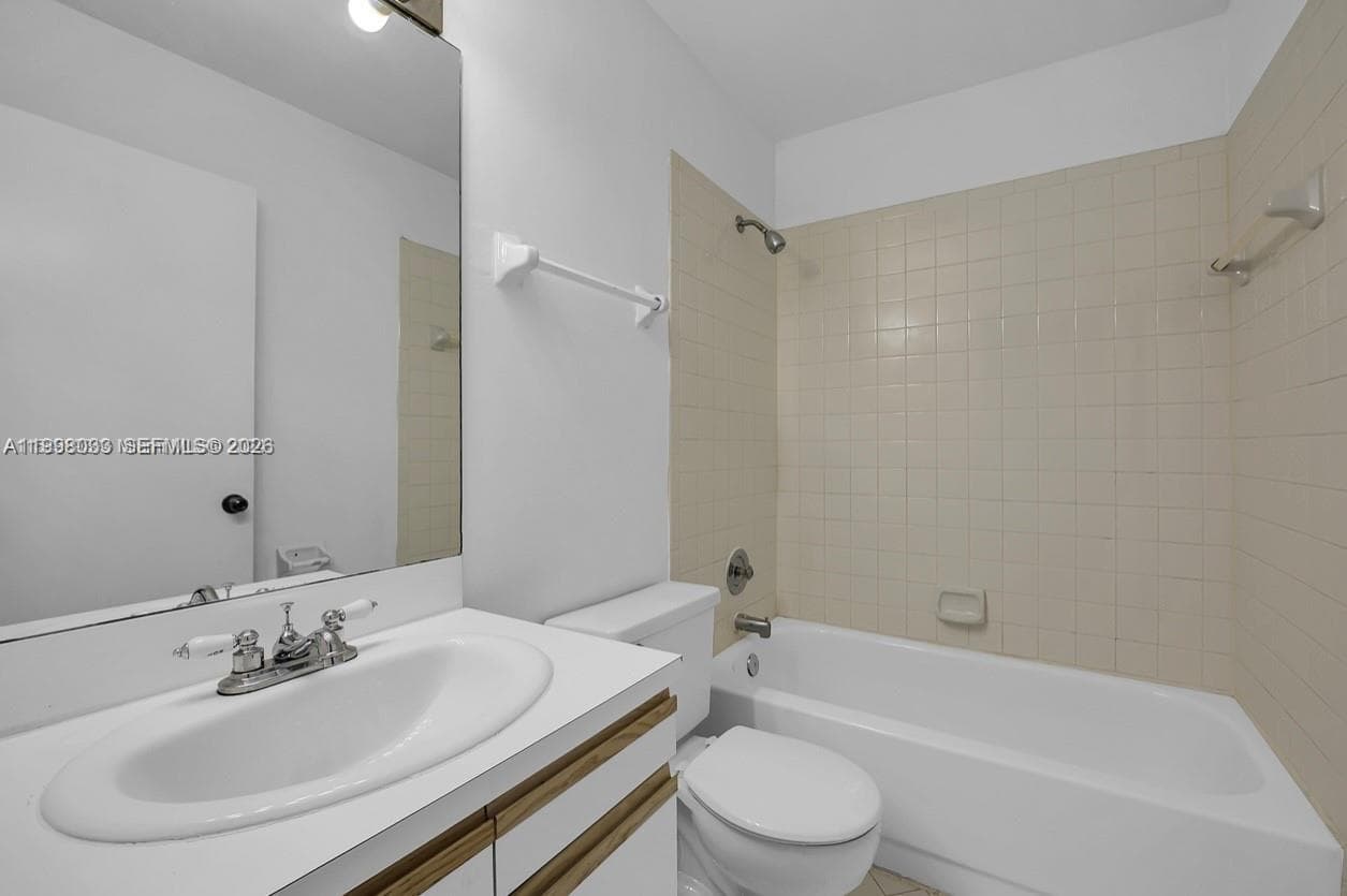 3453 NW 44th St 104 photo 10