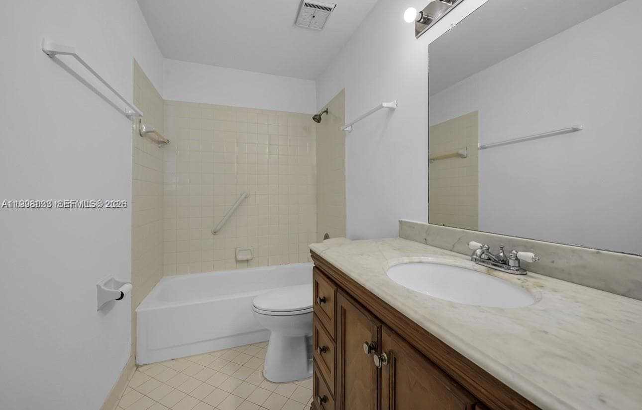 3453 NW 44th St 104 photo 8