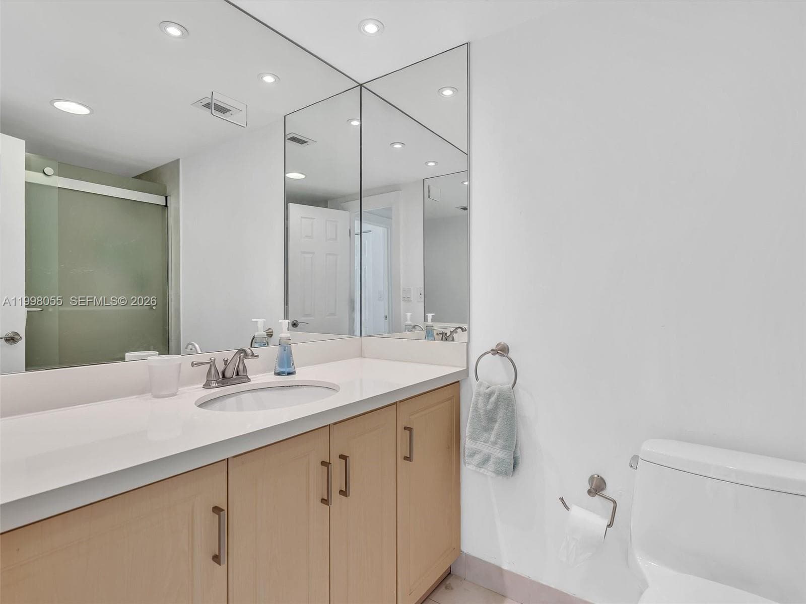 500 Bayview Dr 1132 photo 15