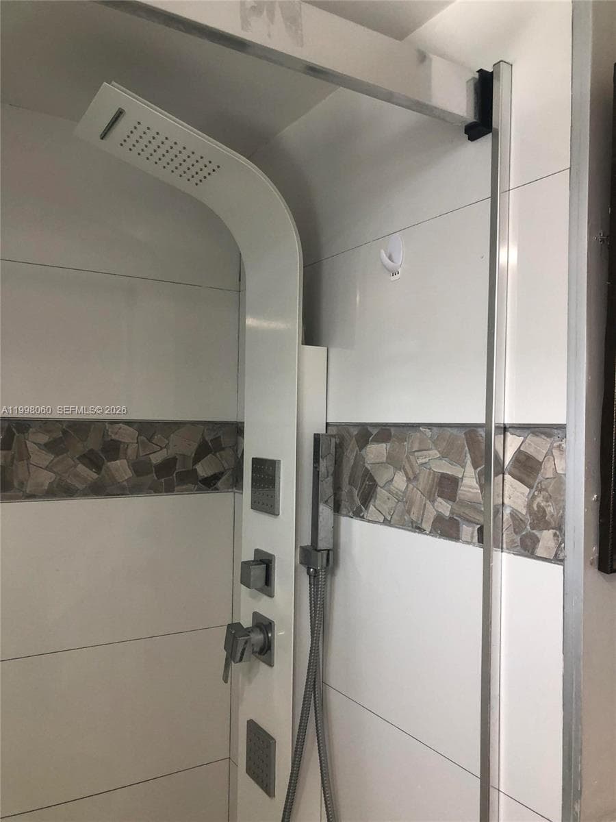 2101 Ocean Dr 1505 photo 22