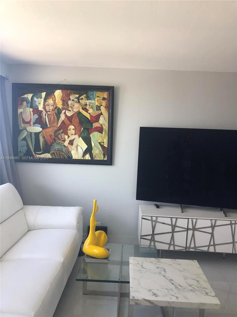 2101 Ocean Dr 1505 photo 9