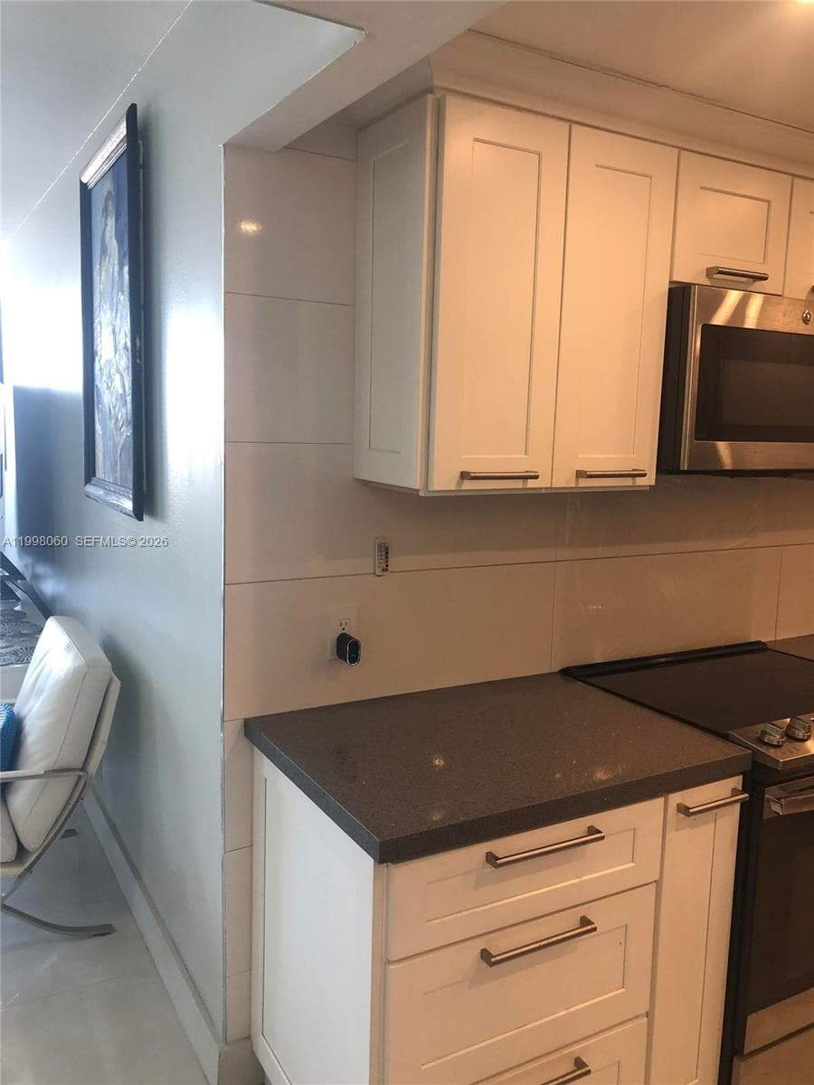 2101 Ocean Dr 1505 photo 10