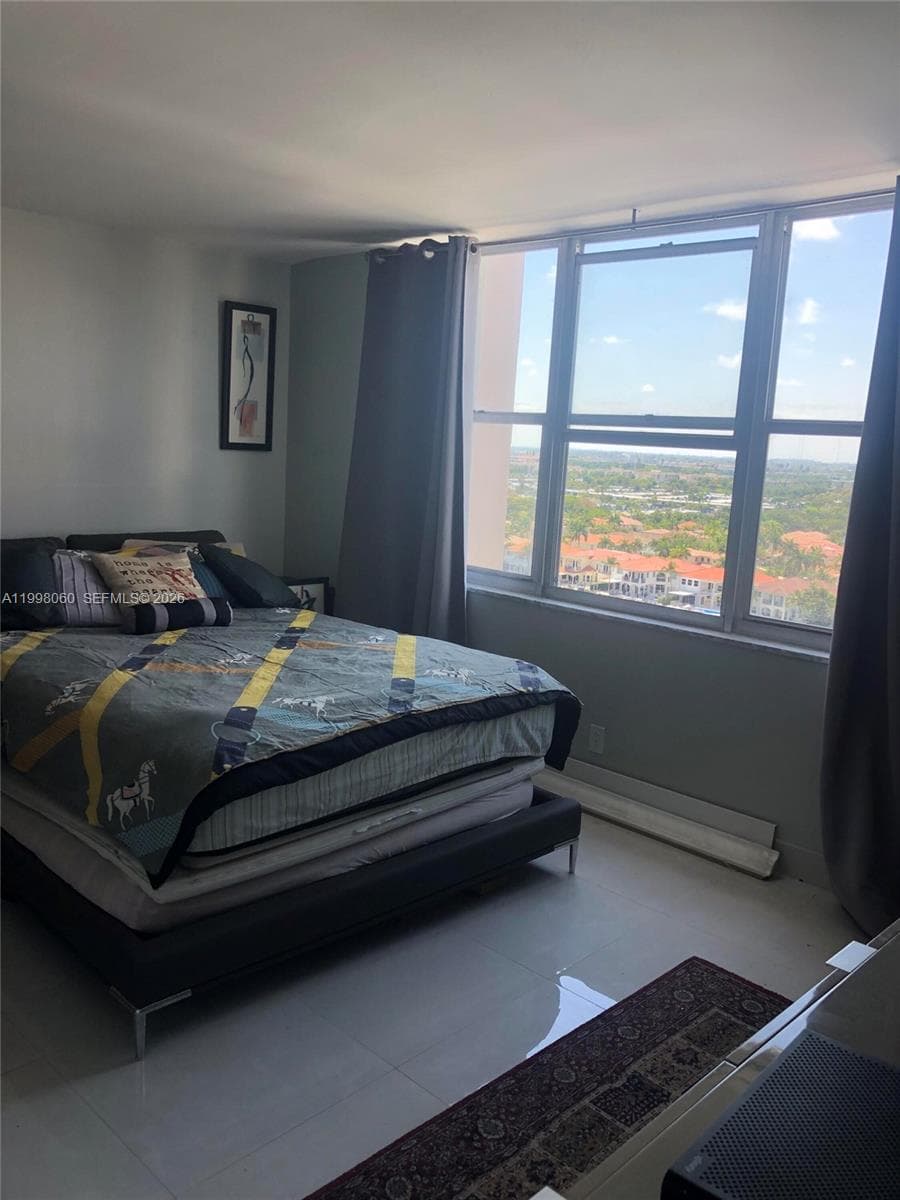 2101 Ocean Dr 1505 photo 15