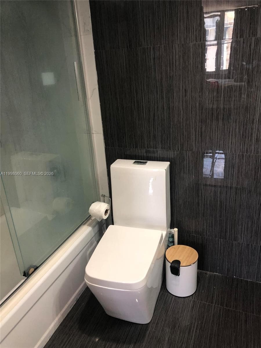 2101 Ocean Dr 1505 photo 19