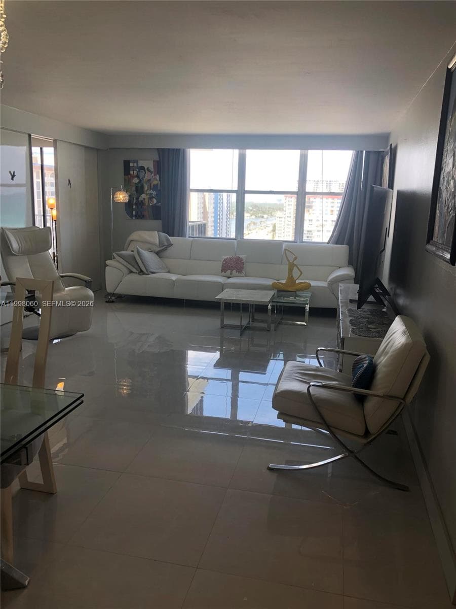 2101 Ocean Dr 1505 photo 8