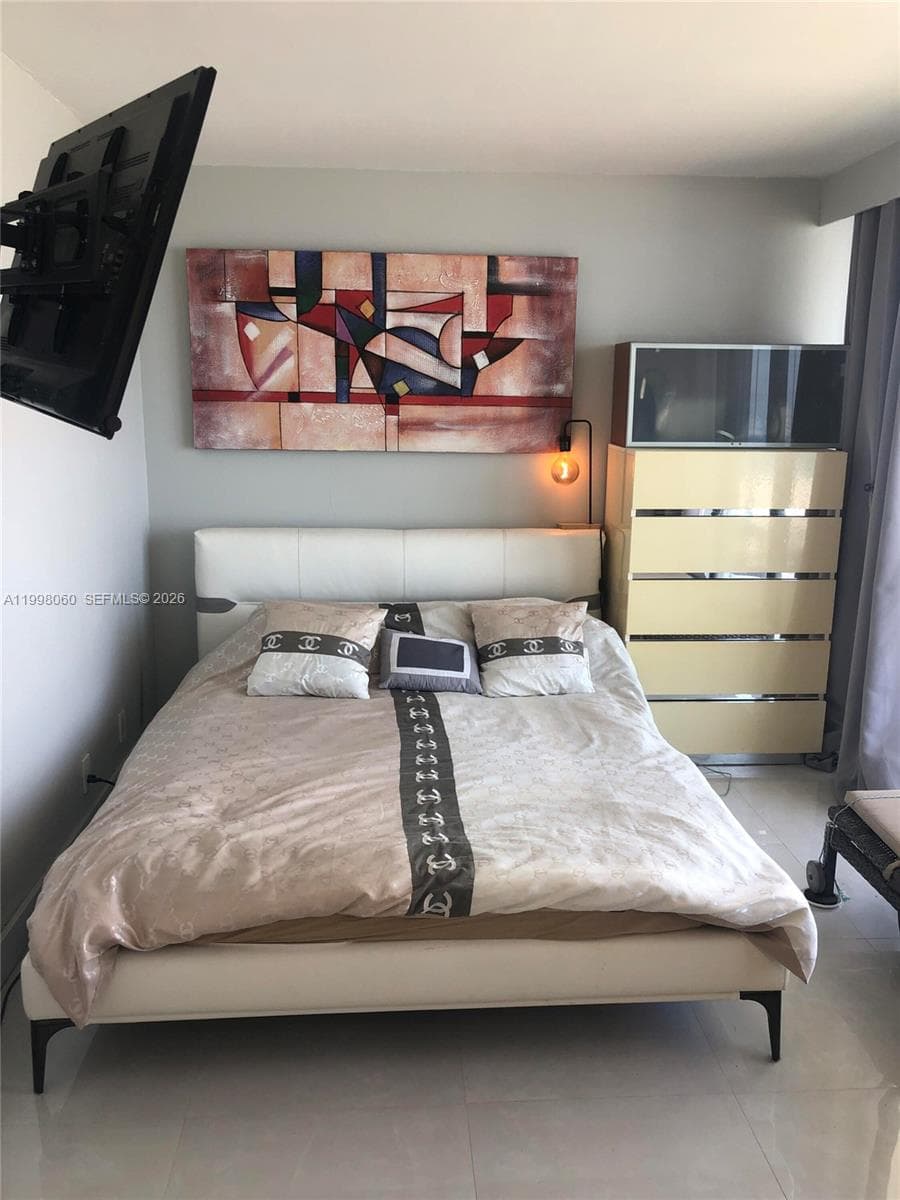 2101 Ocean Dr 1505 photo 21