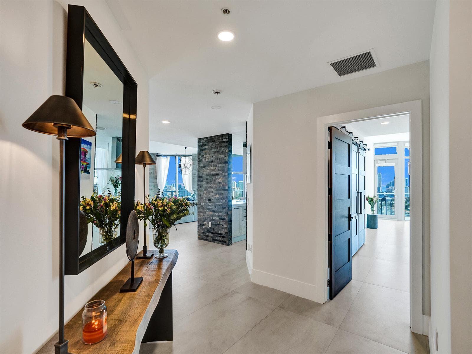 17301 Biscayne Boulevard photo 3