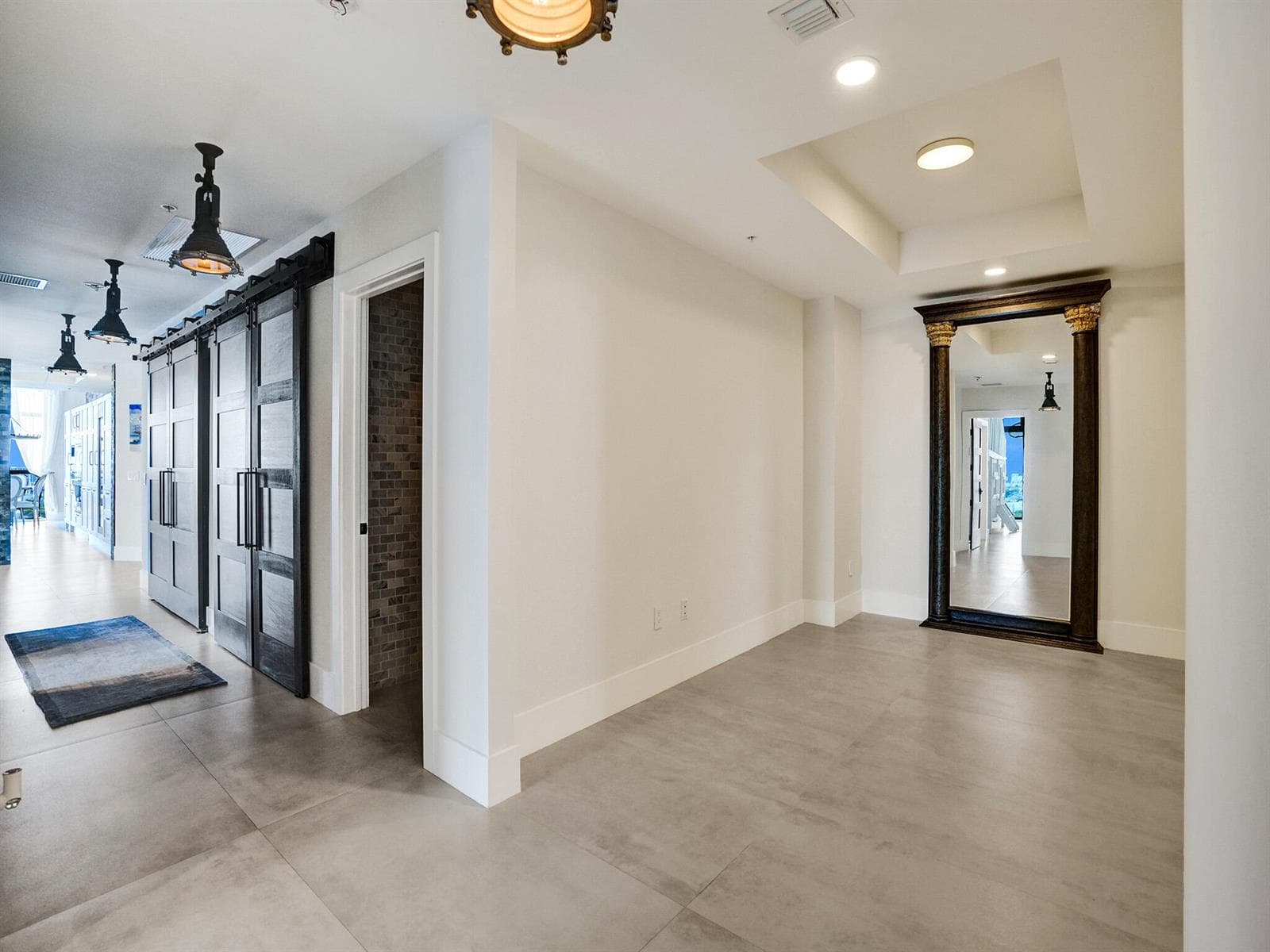 17301 Biscayne Boulevard photo 5