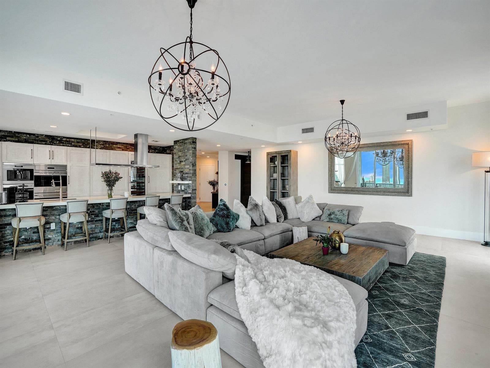 17301 Biscayne Boulevard photo 14