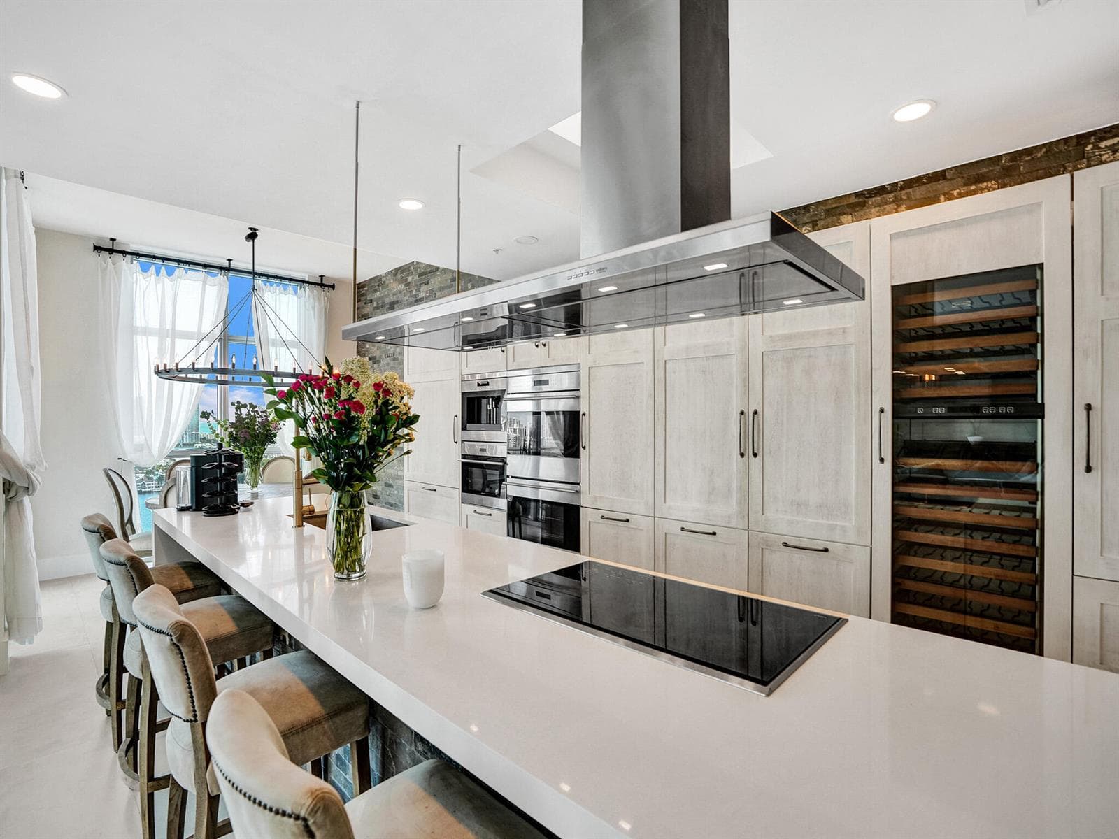 17301 Biscayne Boulevard photo 19