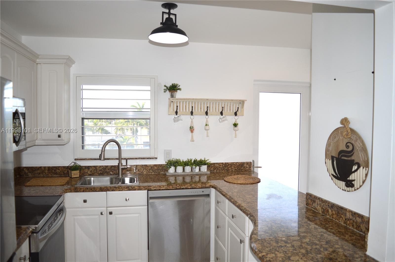 1511 15th Ct 403 photo 6