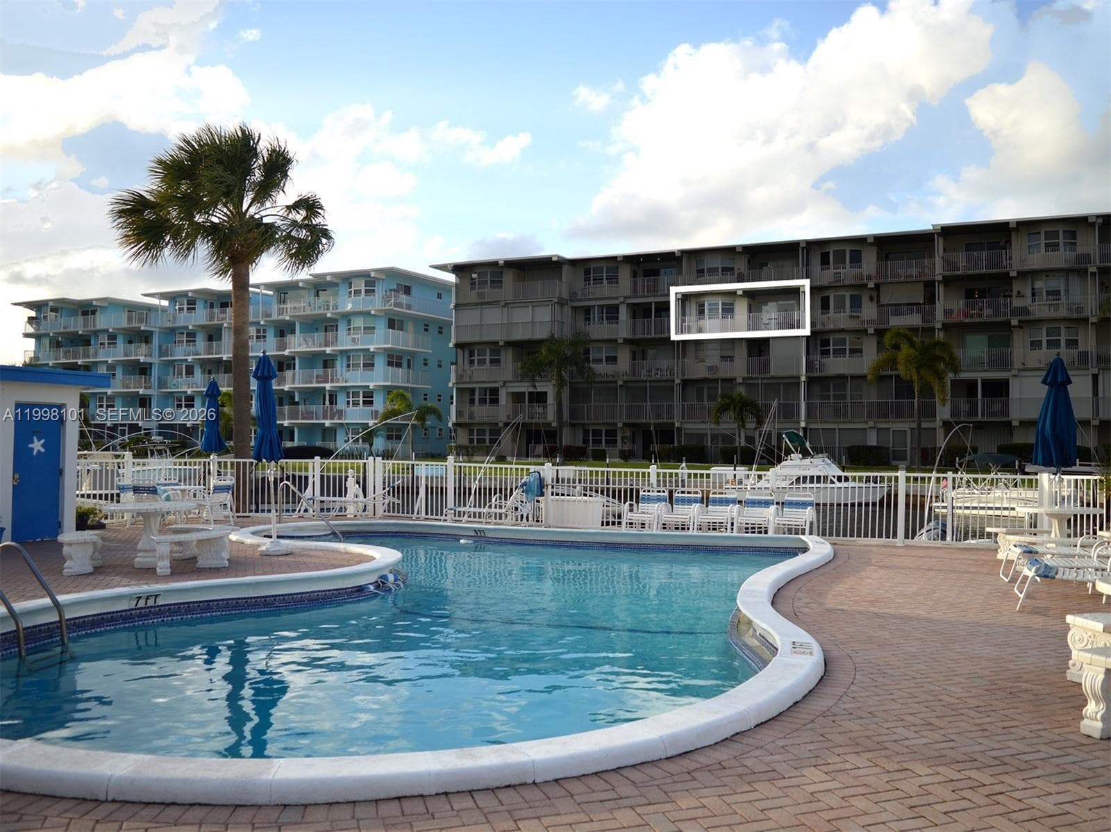 1511 15th Ct 403 photo 16