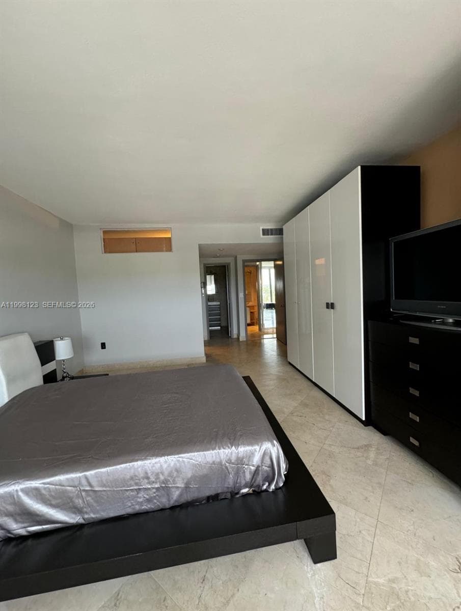 5825 Collins Ave 9B photo 23