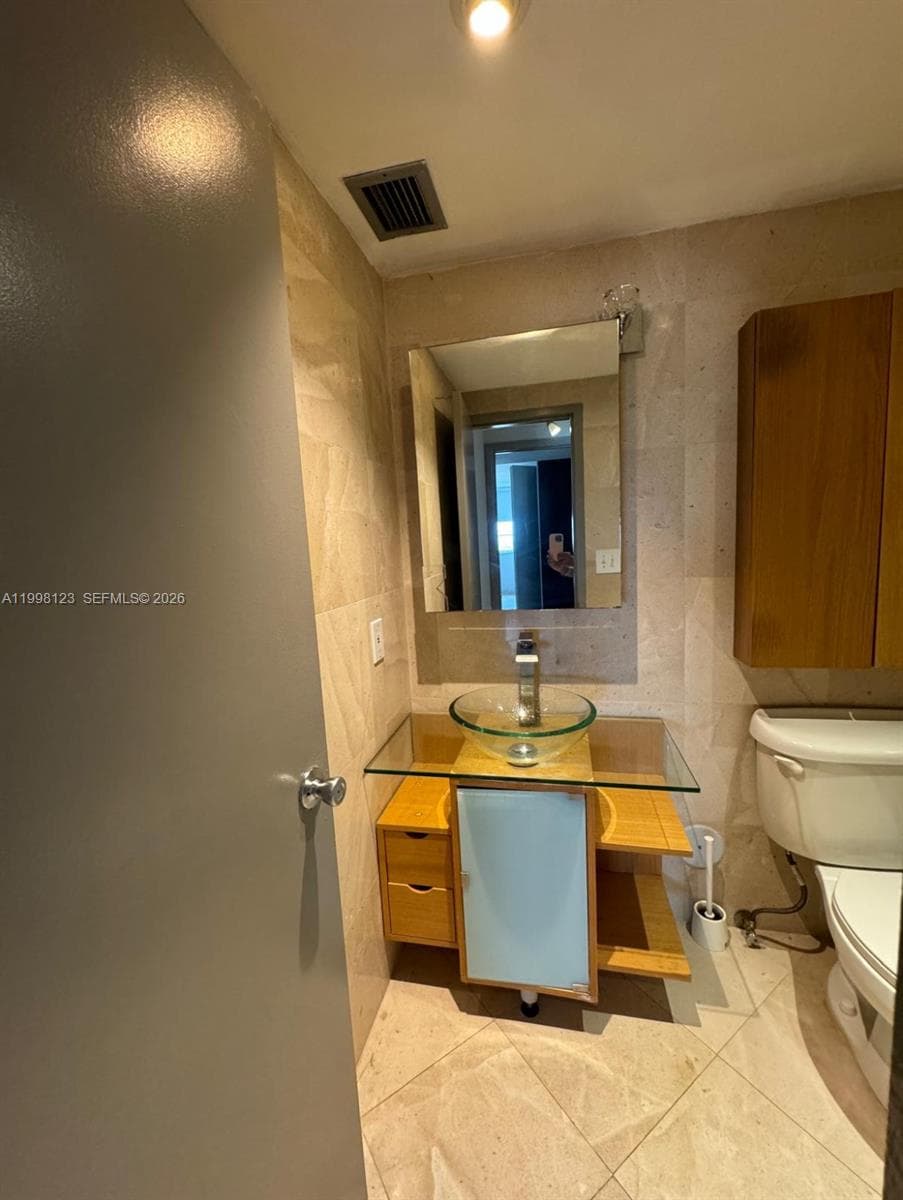 5825 Collins Ave 9B photo 18