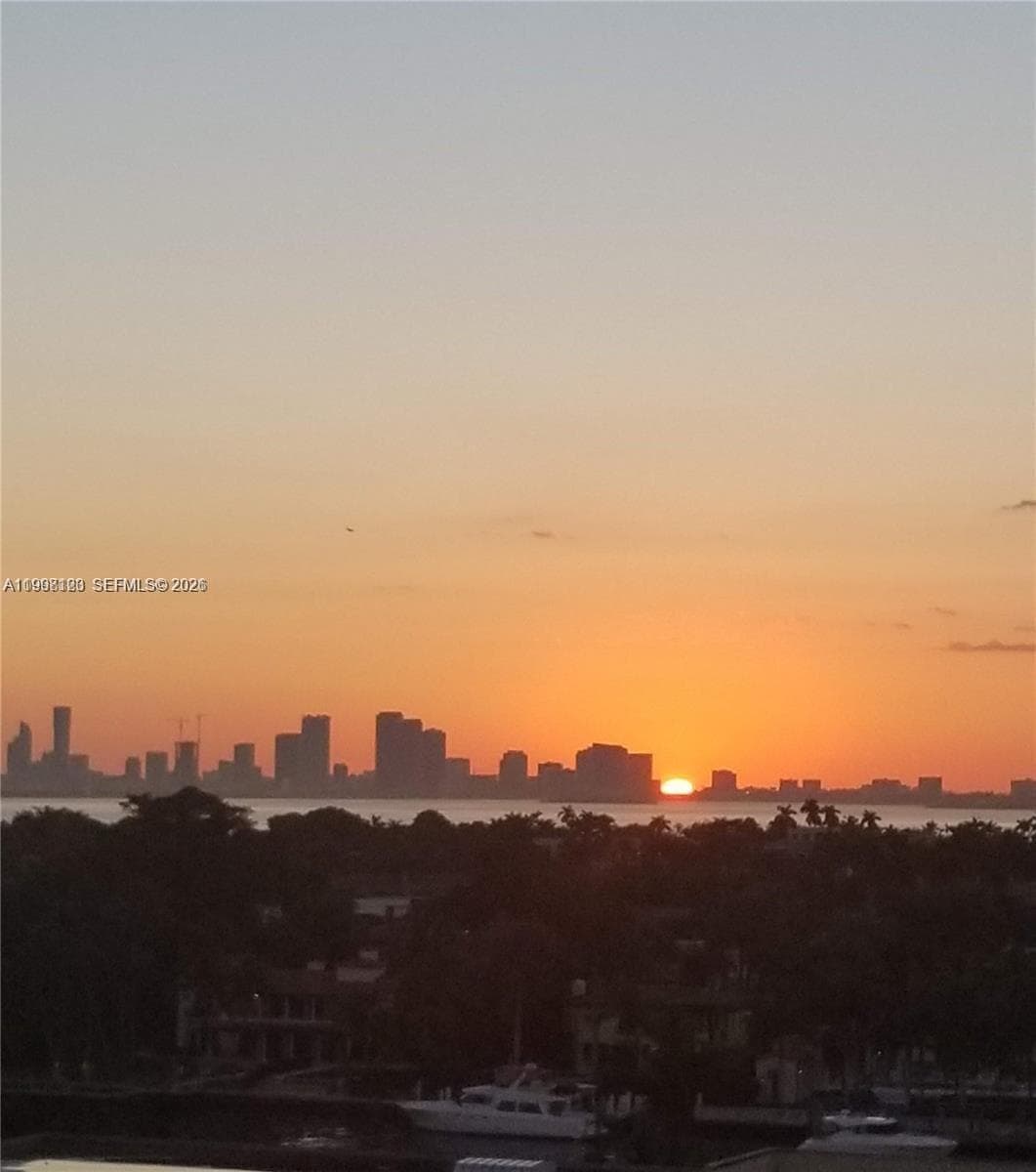 5825 Collins Ave 9B photo 11