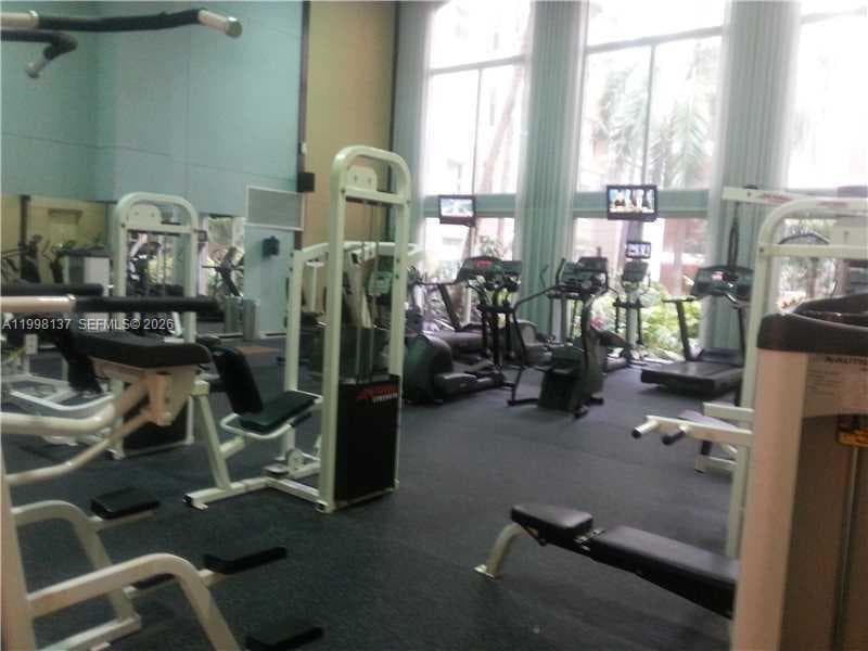 17150 Bay Rd 2422 photo 7