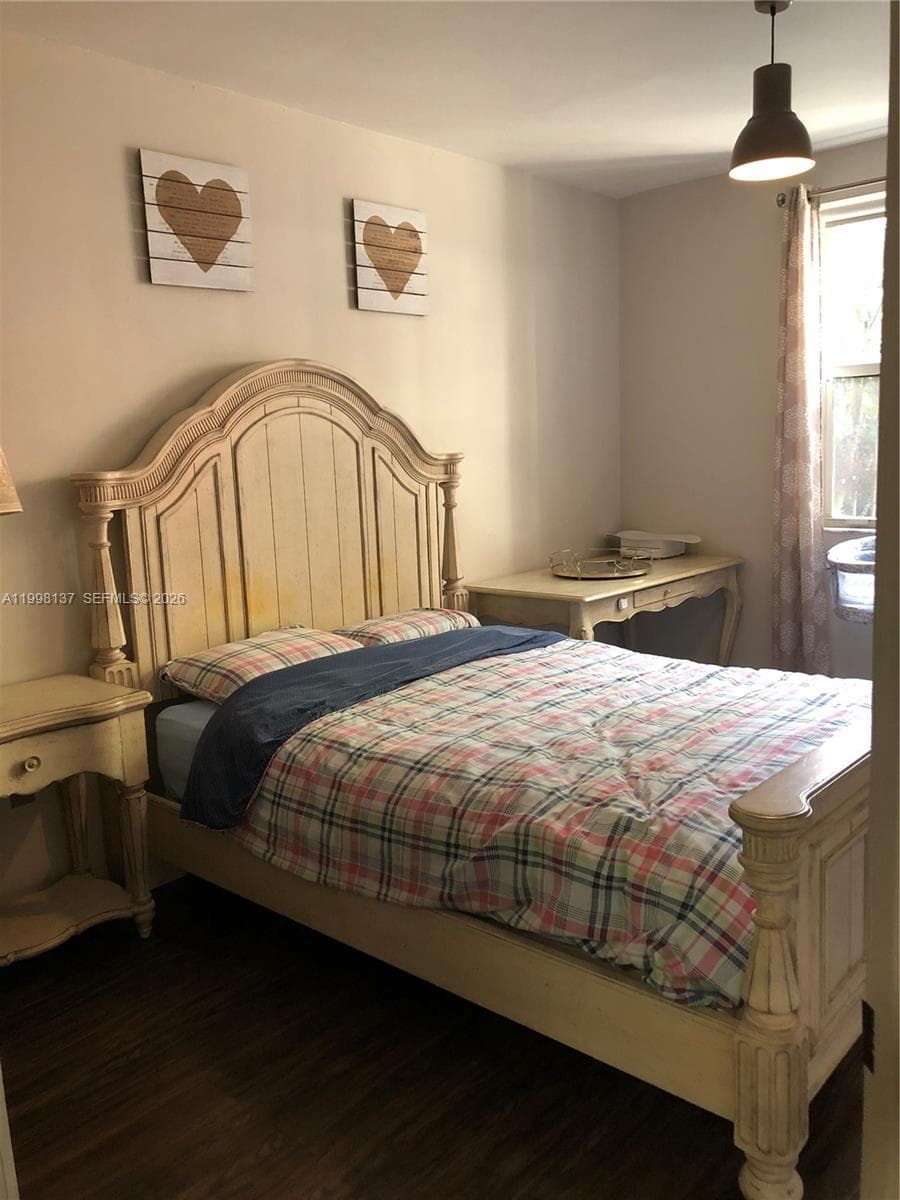 17150 Bay Rd 2422 photo 3