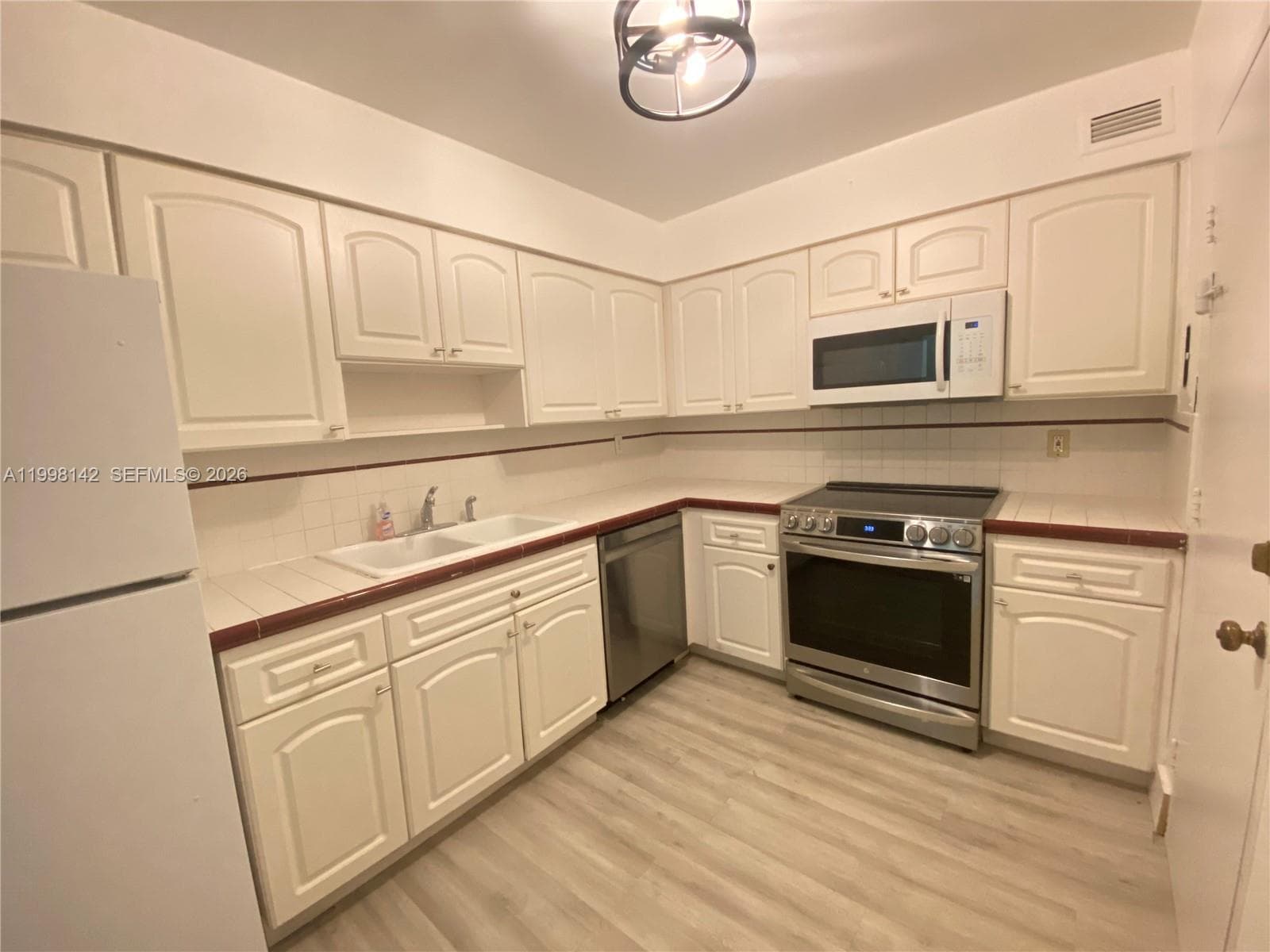 9225 Collins Ave 706 photo 10