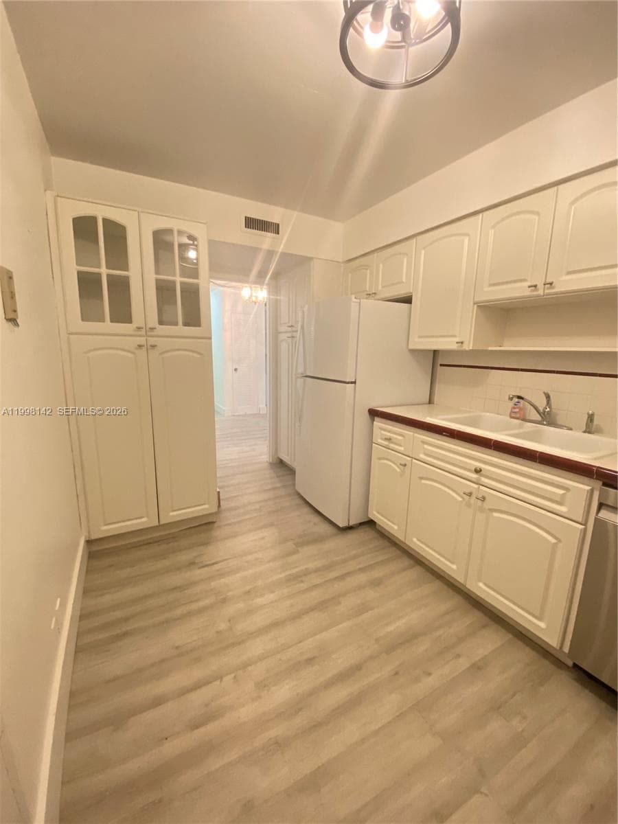 9225 Collins Ave 706 photo 11