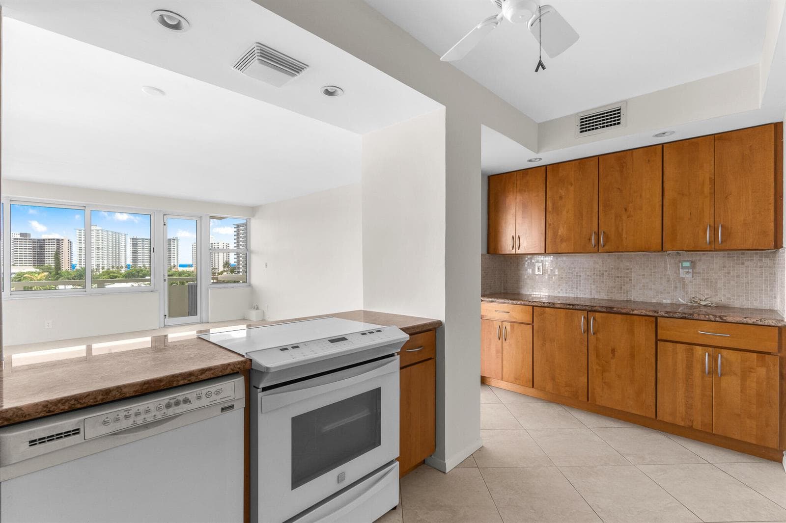 3200 NE 36th Street E 709 photo 9