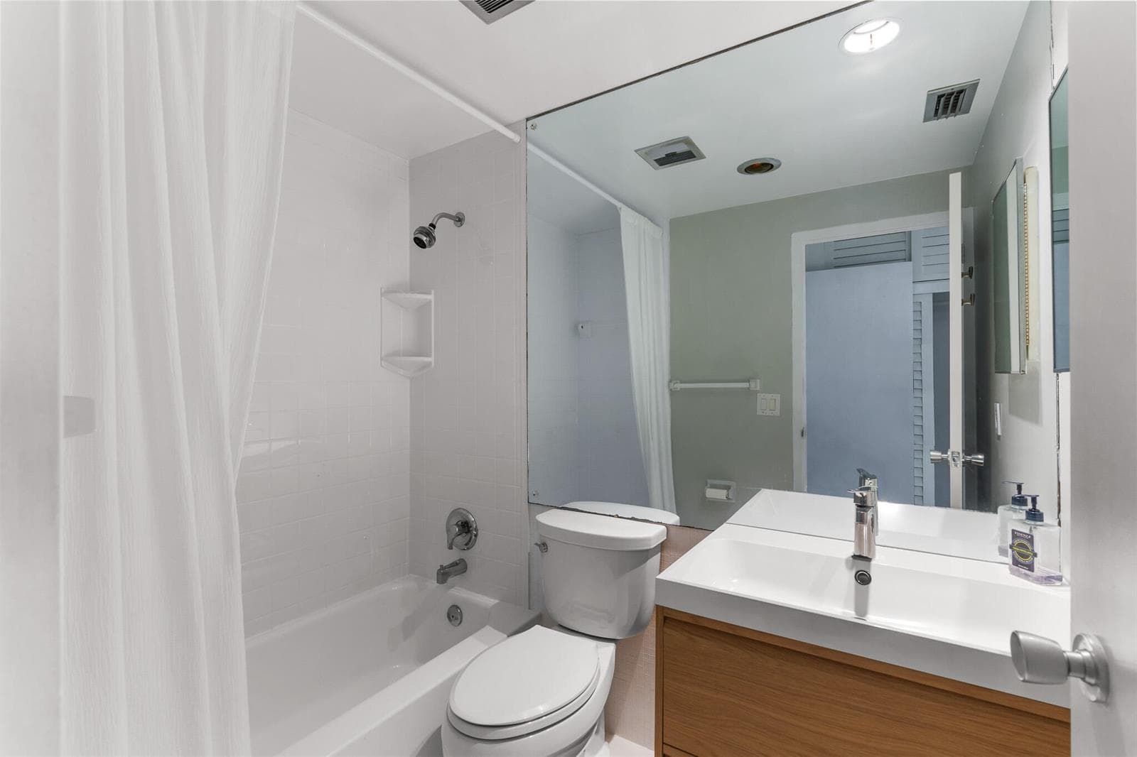 3200 NE 36th Street E 709 photo 21